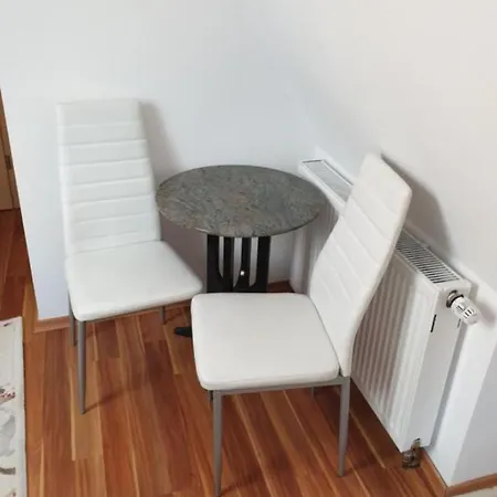 Birgit Apartment *